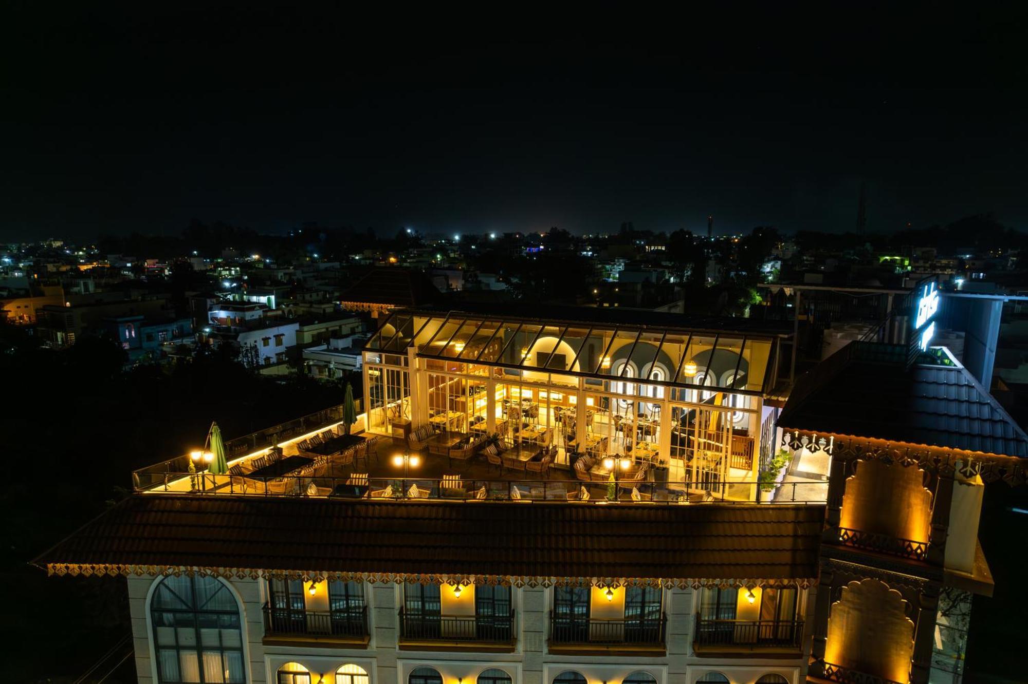 Clarks Inn Express, Рішикеш Екстер'єр фото
